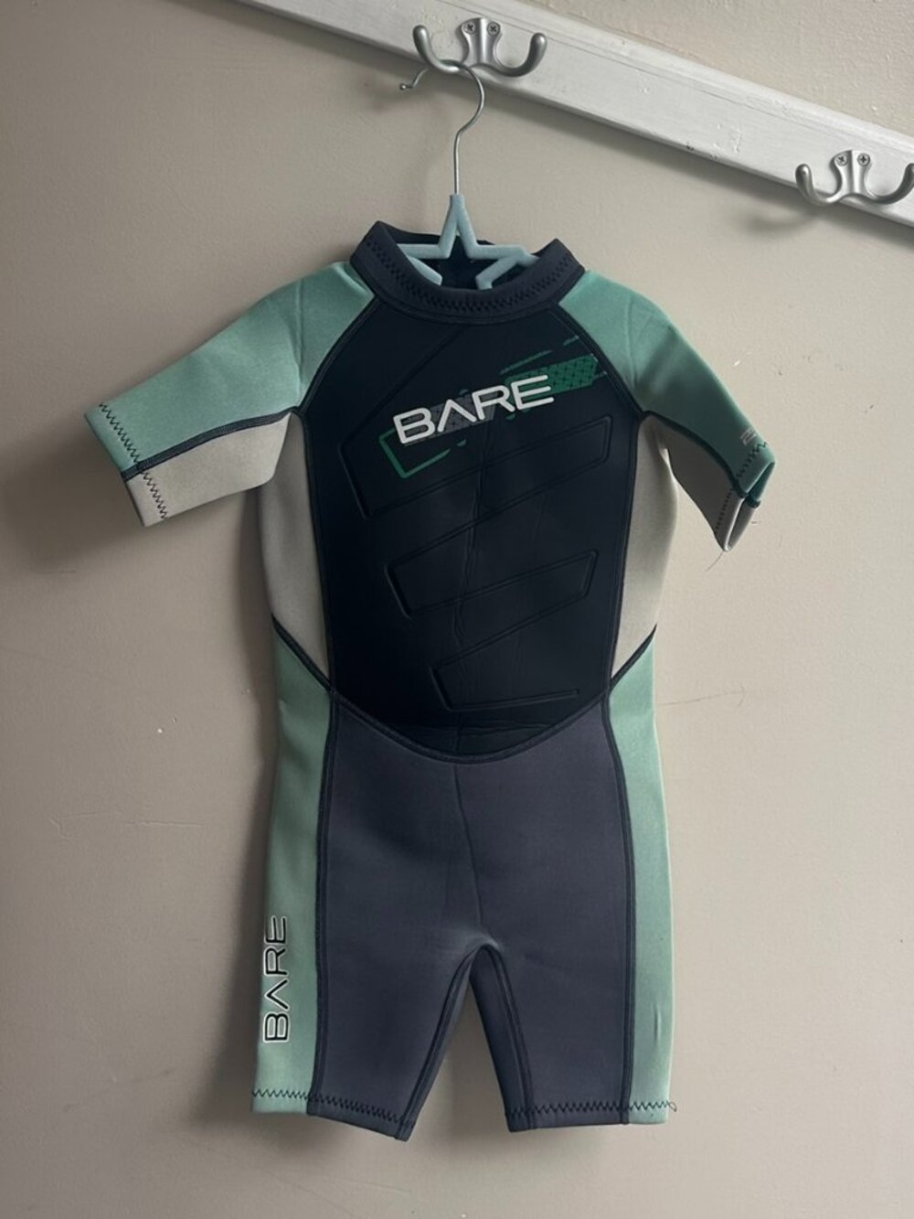 🌊🩵 BARE 2mm Tadpole Shorty Youth Wetsuit – Size 6 🩵🌊